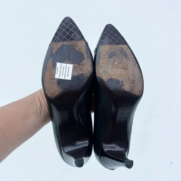 Chanel Black Leather CC Low Court Heels Mid 7 Round Toe 37.5 Career Work 6.5 - Picture 12 of 13
